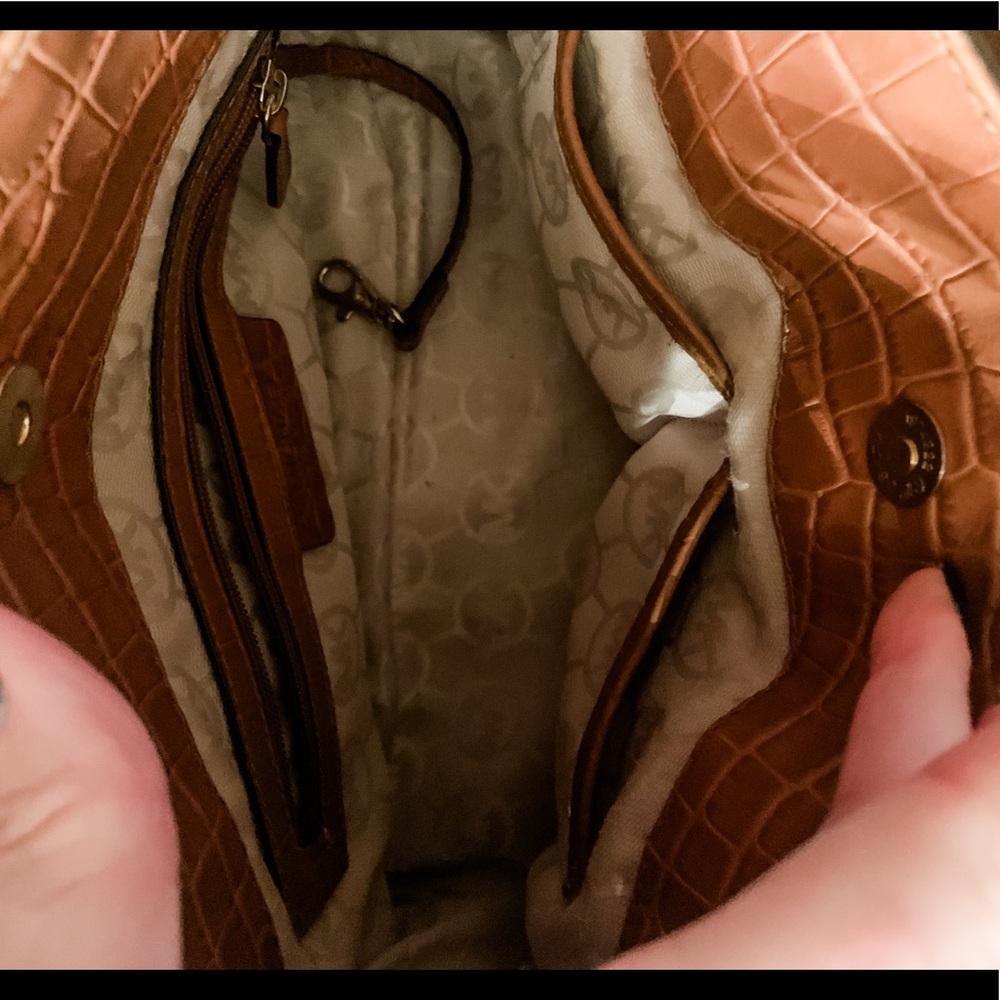 Purse - Picture 2 of 2